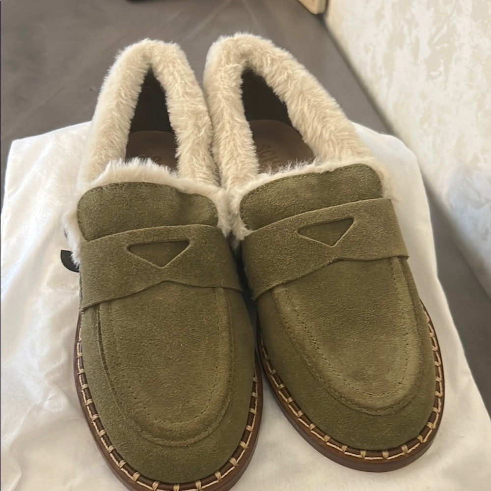 SCHUTZ Green and Cream Flats for Effortless Style